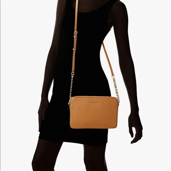 MICHAEL Kors NWOT
Jet Set East West Leather BAG - Picture 3 of 14